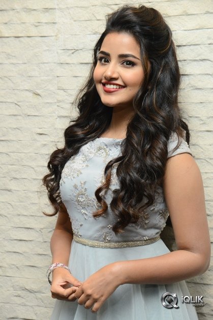 Anupama-Parameswaran-At-Vunnadhi-Okate-Zindagi-Movie-Pre-Release-Function